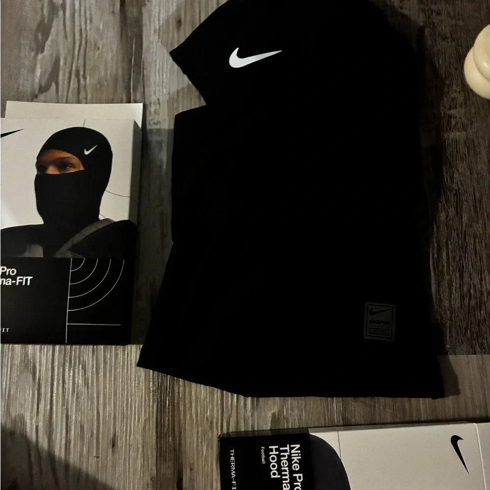 Nike Hyperwarm Face Mask - White & Black